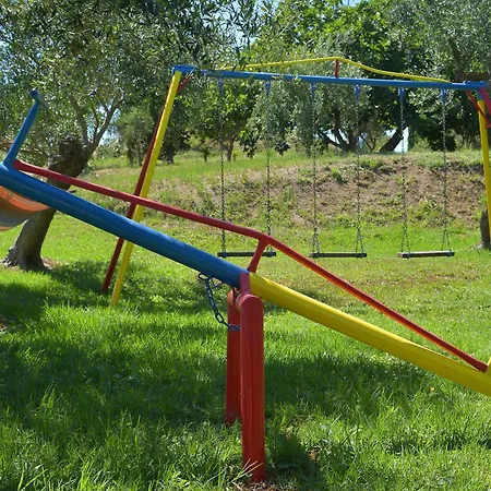 Ξενοδοχείο με διαμερίσματα Othonas 4*