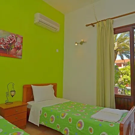 מלון דירות Othonas