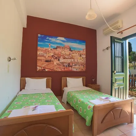 Othonas מלון דירות 4*